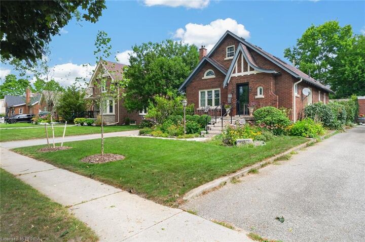 Property Photo:  17 Lincoln Avenue  ON N3T 4S5 