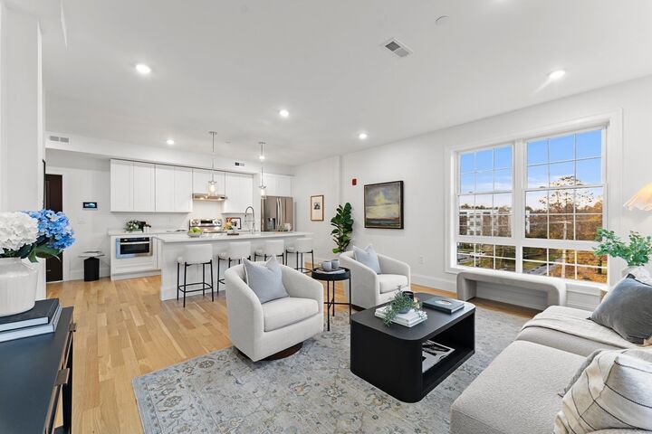 Property Photo:  272 Lincoln St 301  MA 01752 