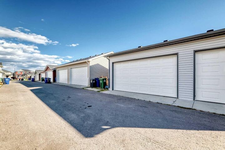Property Photo:  176 Willow Park  AB T4C 2N2 
