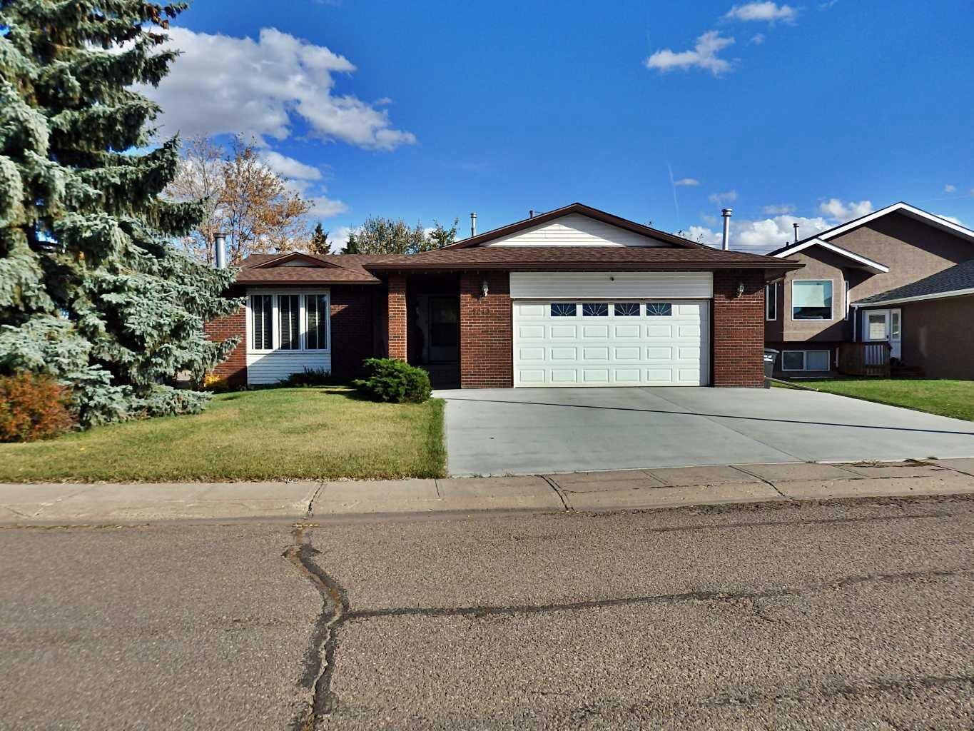 Property Photo:  5243 66 Street  AB T9X 1X7 