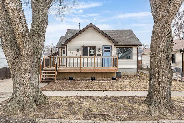 Property Photo:  1152 Braemar Street SE  AB T1A 0W2 