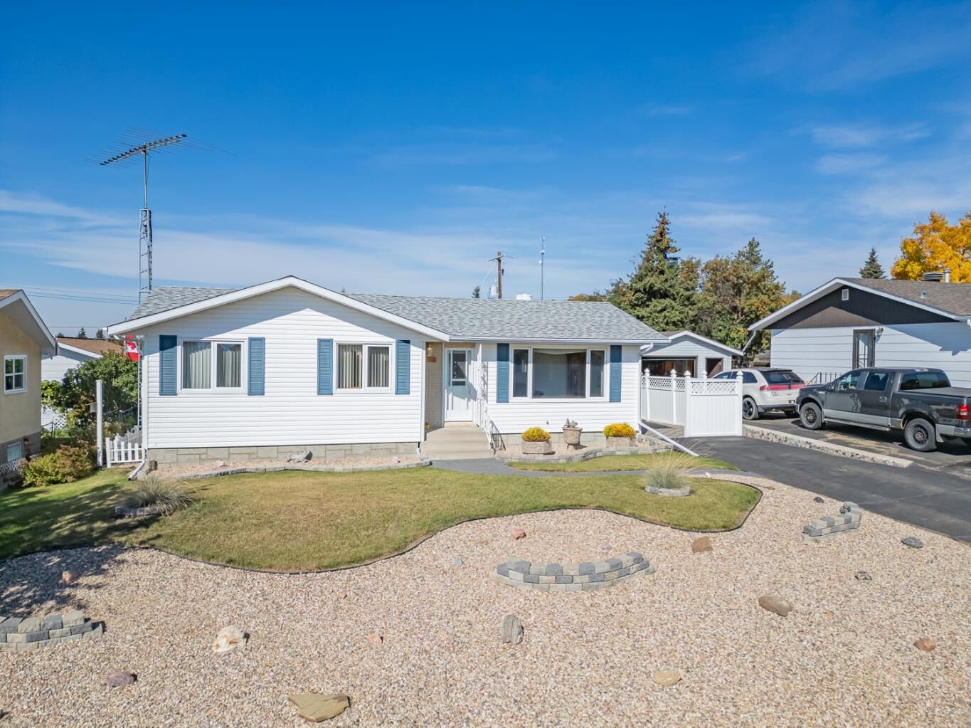 Property Photo:  5320 54 Street  AB T0B 0H0 