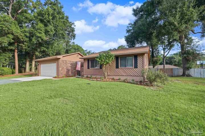 Property Photo:  9912 Stone Meadow Rd  FL 32514 