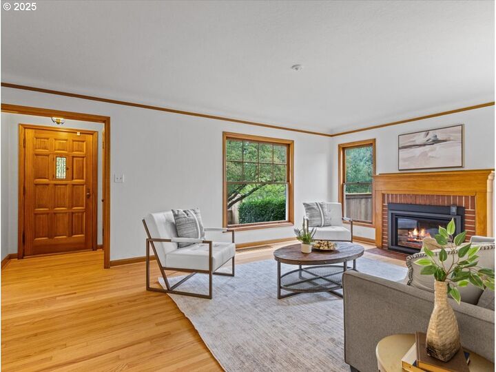 Property Photo:  4128 SE Franklin St  OR 97202 