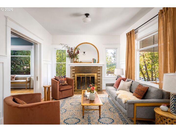 Property Photo:  2421 SE 48th Ave  OR 97206 