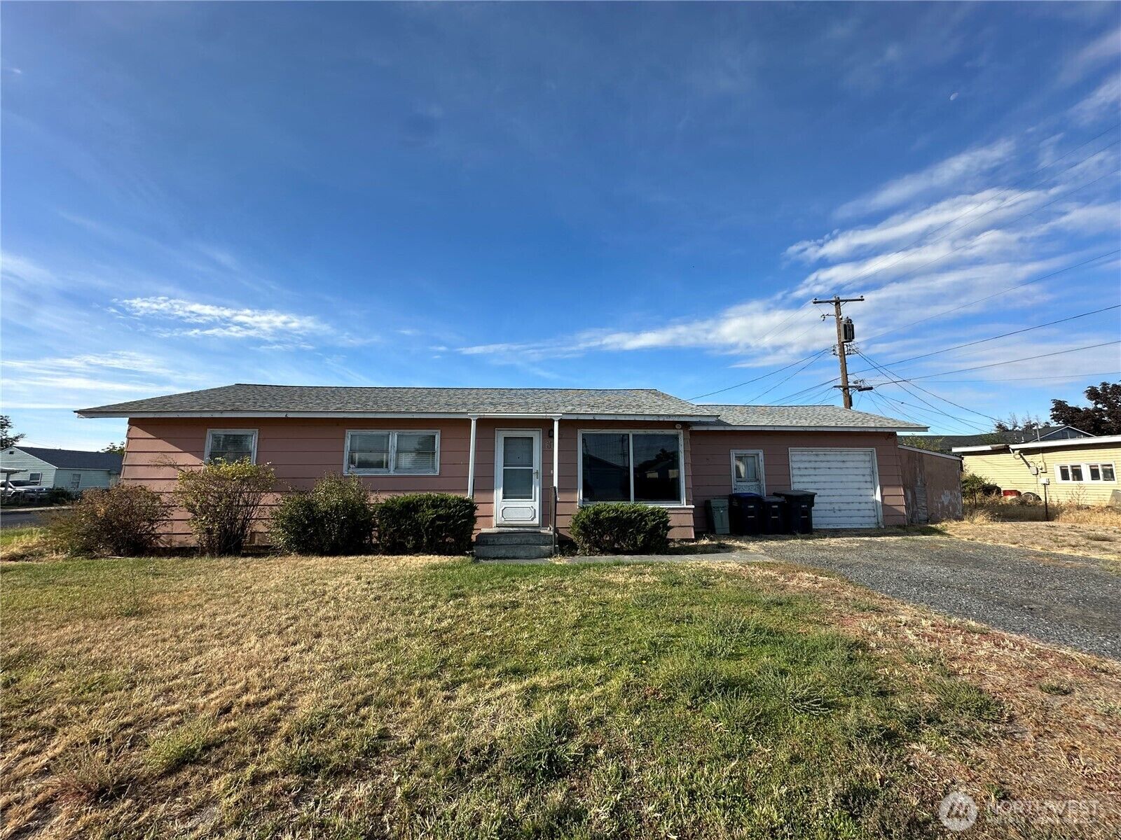 Property Photo:  514 S Schneirla Street  WA 98837 