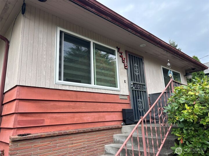 Property Photo: 7355 17th Avenue NW WA 98117