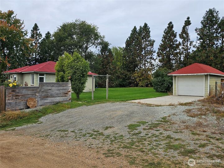 Property Photo:  32258 B  Hwy 97 B  WA 98855 