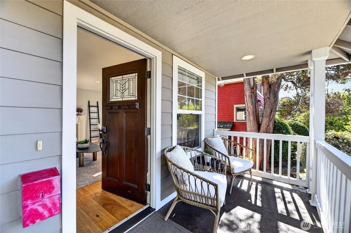 Property Photo:  7014  Brooklyn Avenue NE  WA 98115 