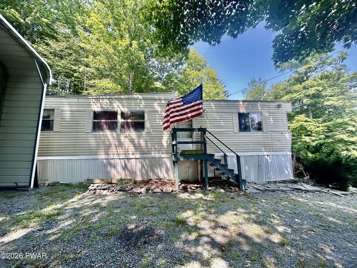 Property Photo:  160 Oak Drive  PA 18426 