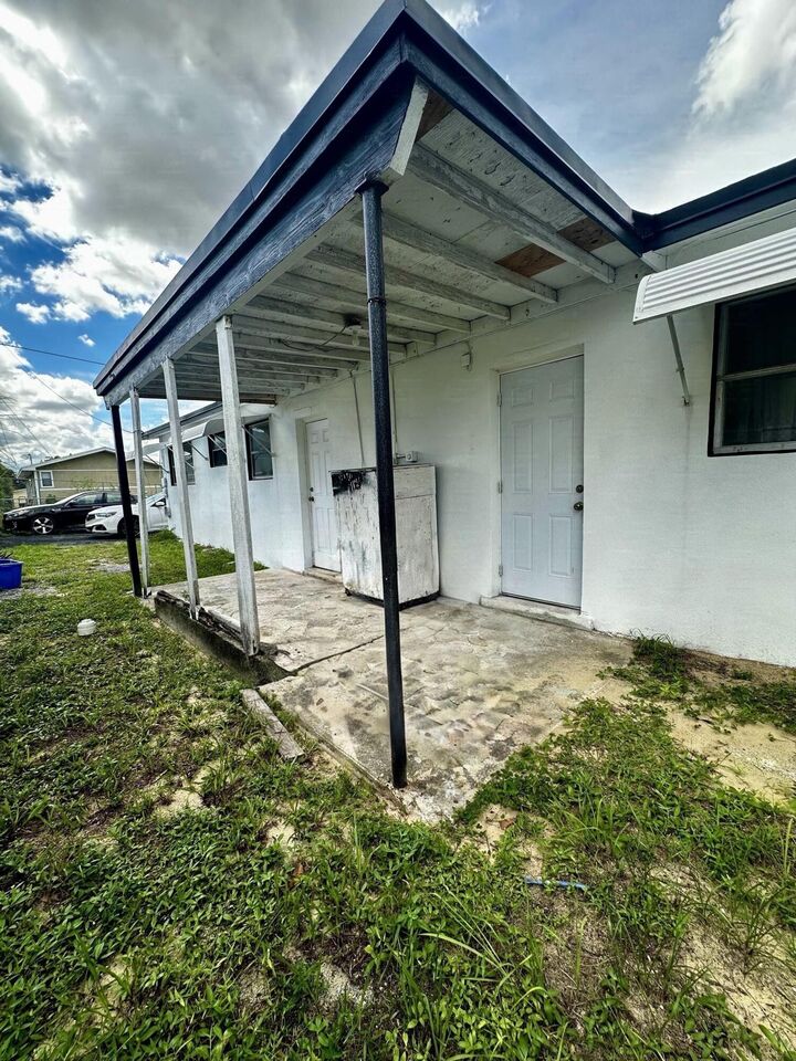 Property Photo: 3116 Rj Hendley Avenue FL 33404