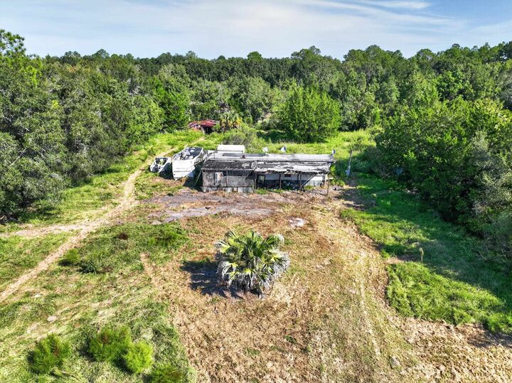 Property Photo: 301 County Road 2006 FL 32110