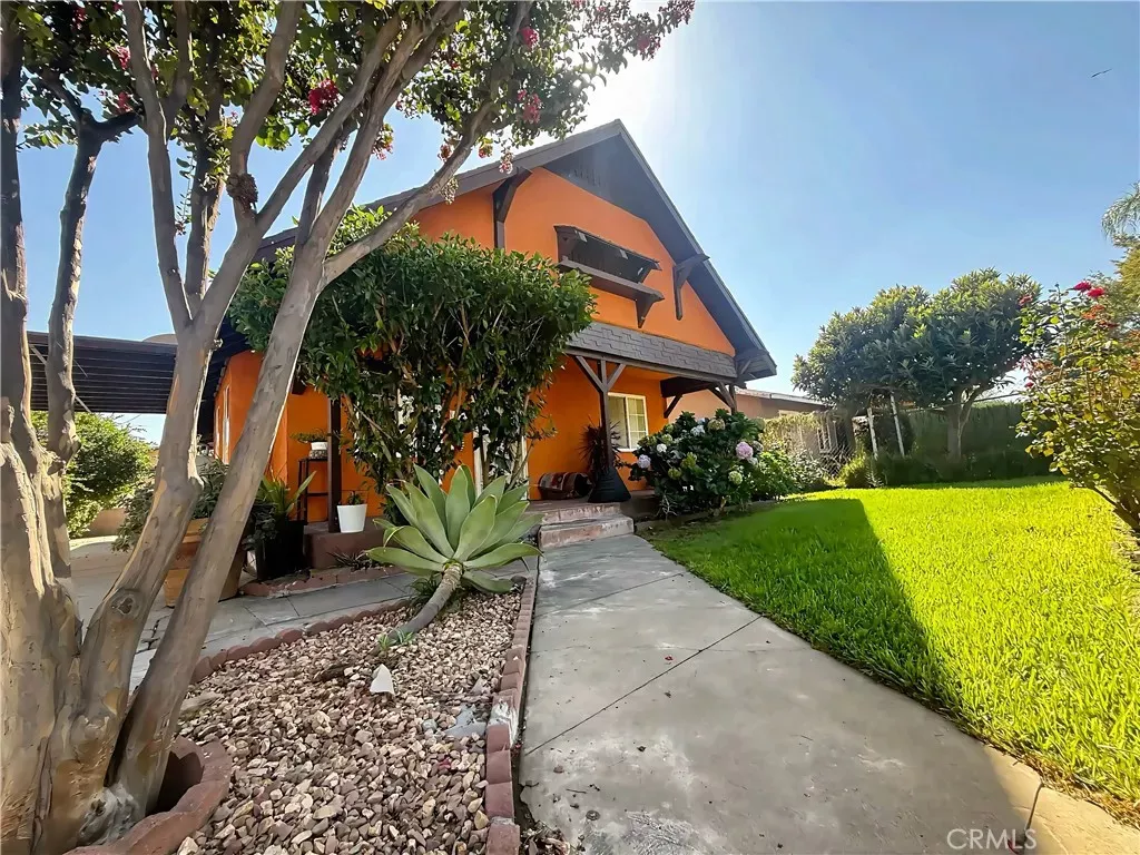 Property Photo: 621 W Sunkist Street CA 91762