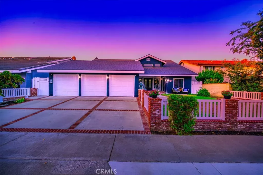 Property Photo:  1828 Kinglet Court  CA 92626 