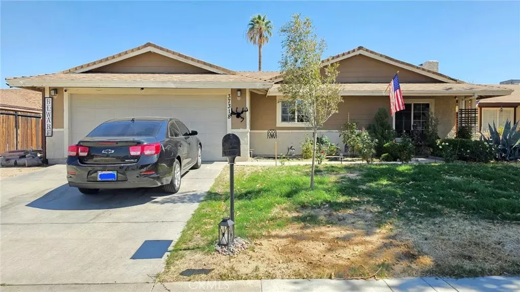 Property Photo:  37318 27th East  CA 93550 