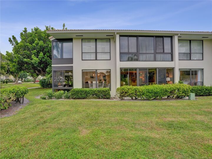 Property Photo:  11200 Quail Covey Rd 5  FL 33436 