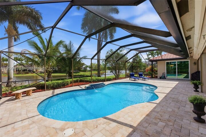 Property Photo: 158 Dockside Cir FL 33327