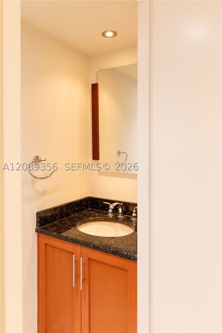 Property Photo: 520 Brickell Key Dr A512 FL 33131