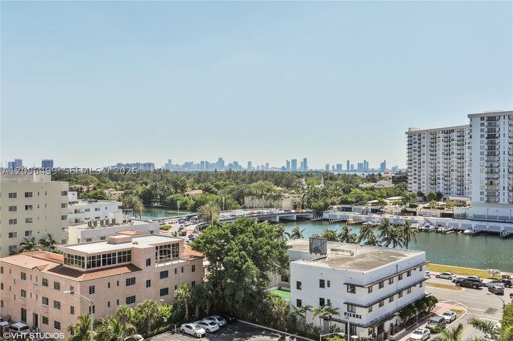 Property Photo:  4301 Collins Ave 901  FL 33140 