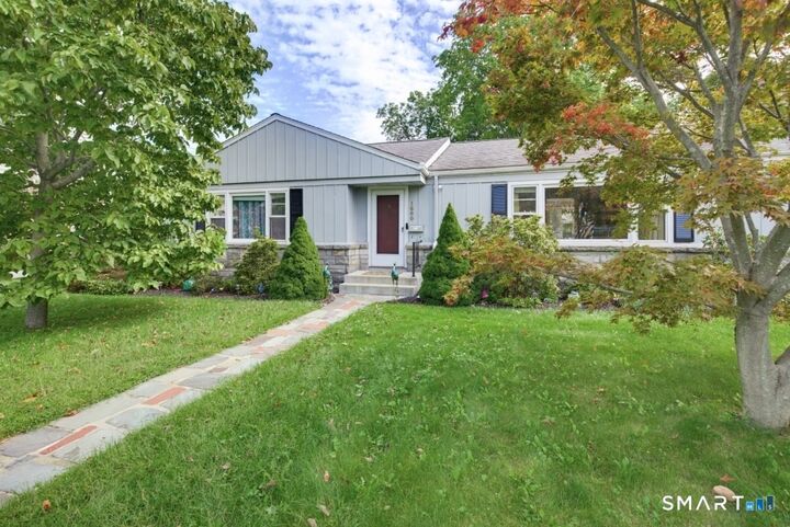 Property Photo:  1680 Main Street  CT 06615 
