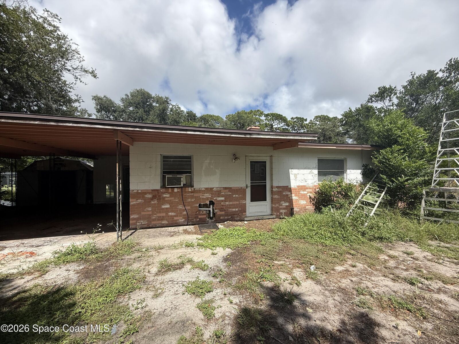 Property Photo:  300 W Virginia Drive  FL 32796 
