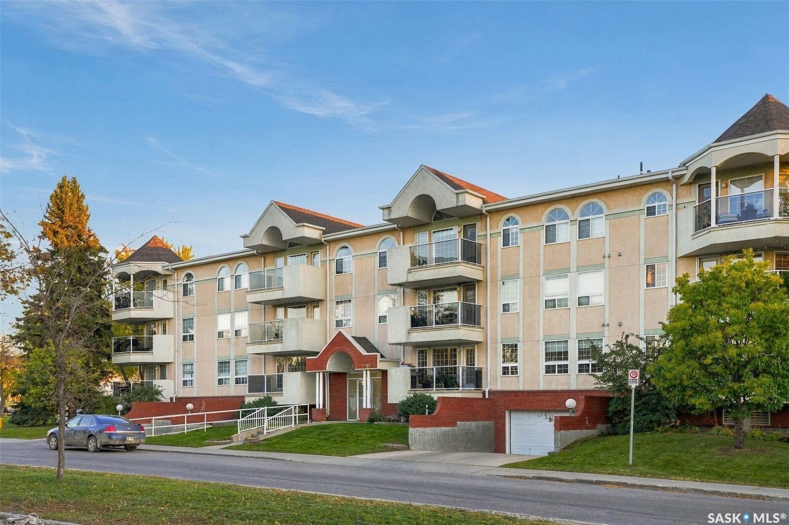 Property Photo:  1700 Main Street 208  SK S7H 5S1 