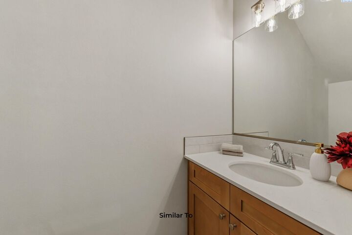 Property Photo:  763 Honeylicious St  WA 99352 