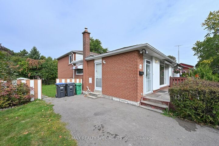 Property Photo:  38 Algonquin Boulevard  ON L6T 1R9 