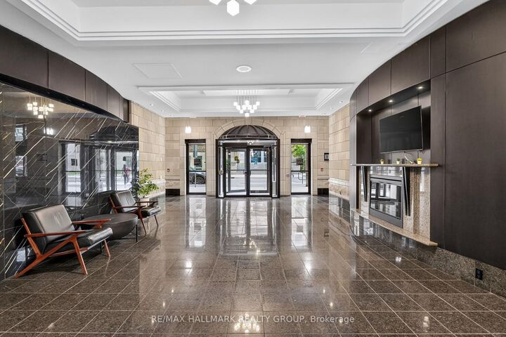 Property Photo:  435 Albert Street 204  ON K1R 7X4 