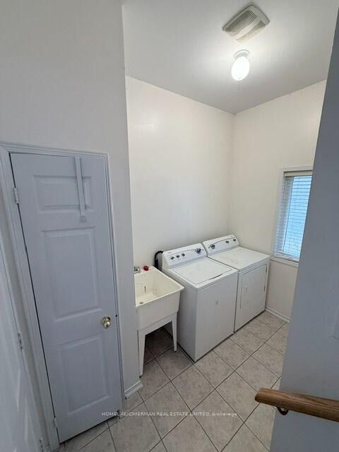 Property Photo:  35 Linnell Street  ON L1Z 0K8 