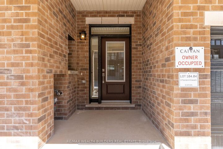 Property Photo:  6 Thornbird Crescent Upper  ON L6V 3N5 