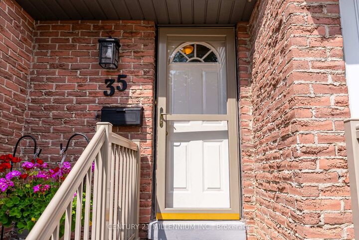 Property Photo:  35 Tara Park Crescent  ON L6V 3E3 
