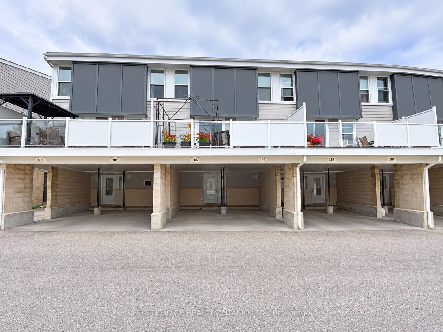 Property Photo: 825 Cahill Drive W 186 ON K1V 9N8