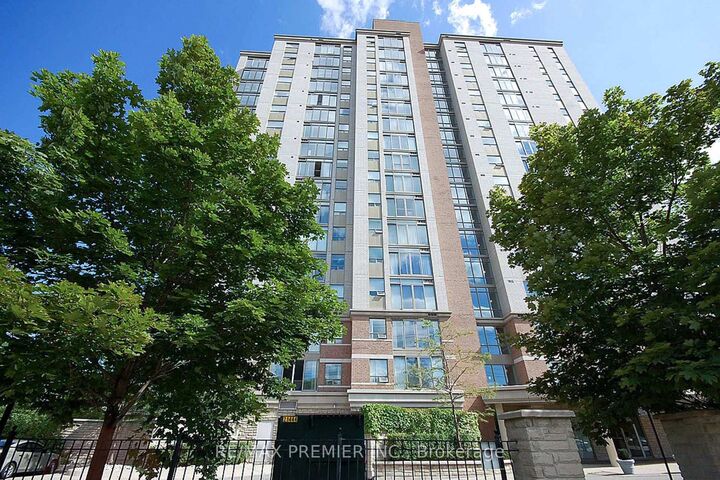Property Photo:  200 Burnhamthorpe Road E 603  ON L5A 4L4 