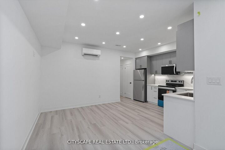 Property Photo:  591 Oakwood Avenue 1 (Bsmt)  ON M6E 2X8 
