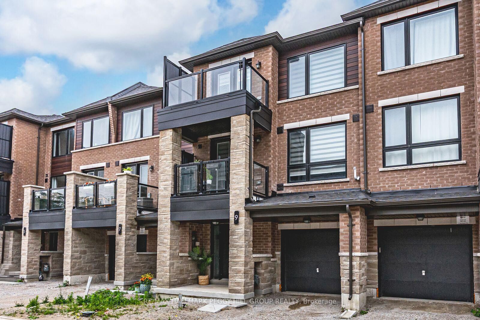 Property Photo:  9 Red Maple Lane  ON L9J 0N4 