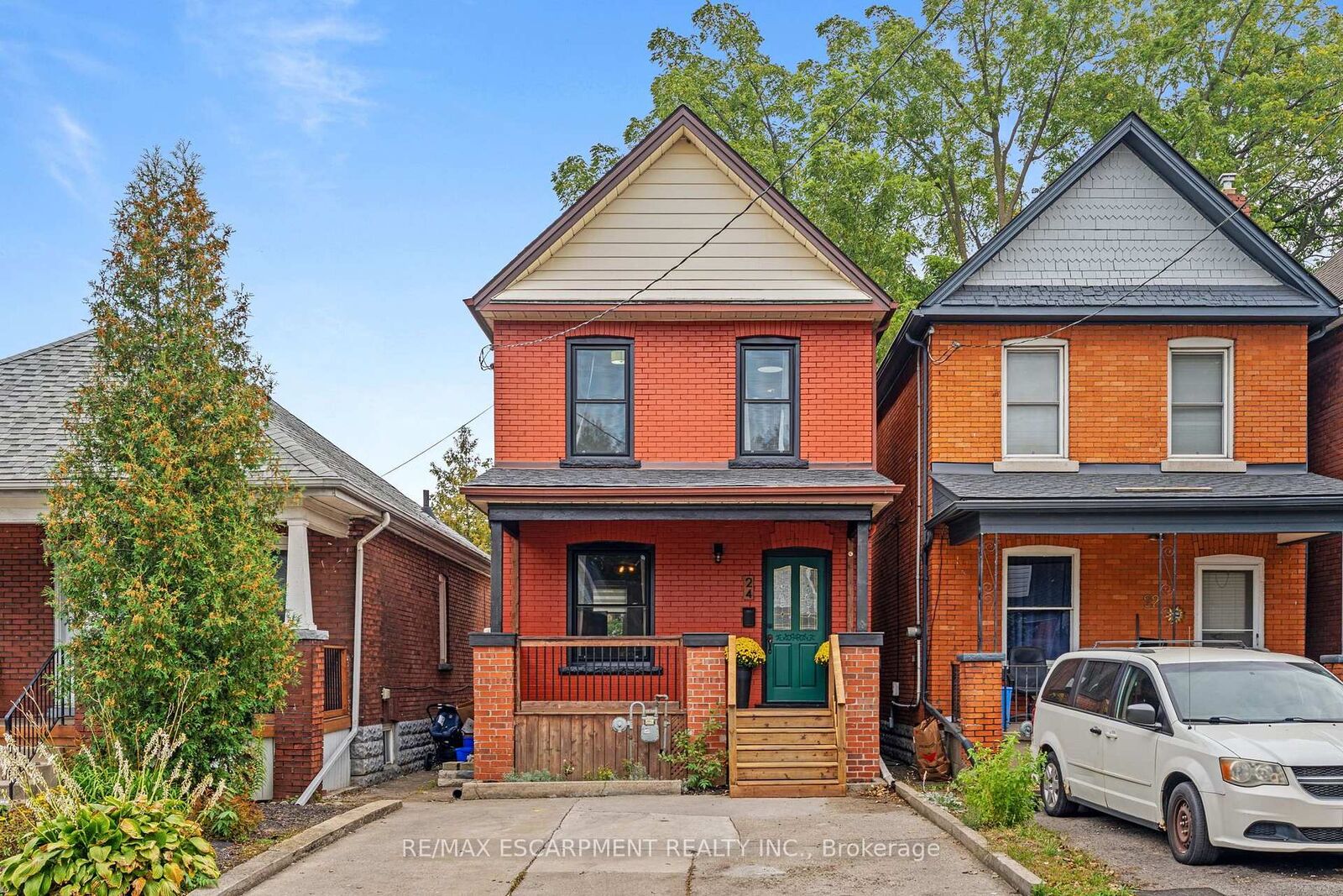 Property Photo:  24 Belview Avenue  ON L8L 7K5 