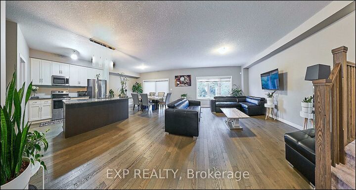 Property Photo:  967 Wright Drive Main  ON L4R 0E7 