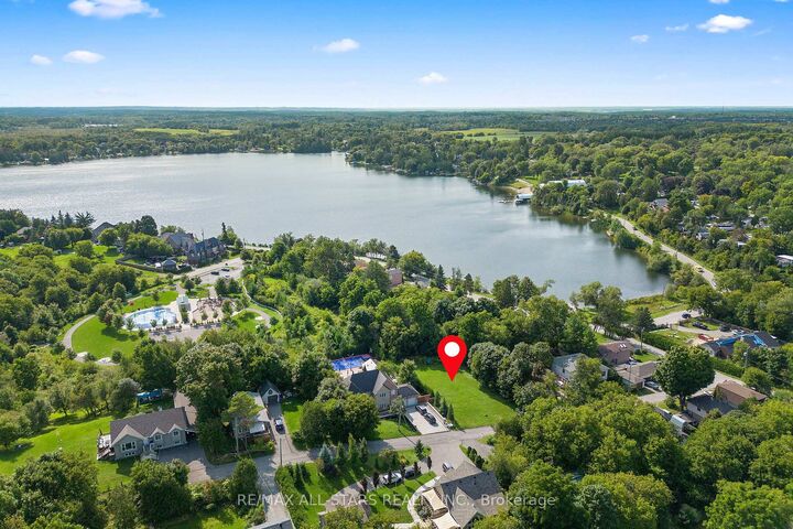 Property Photo:  12 Churchill Drive S  ON L4A 7X3 