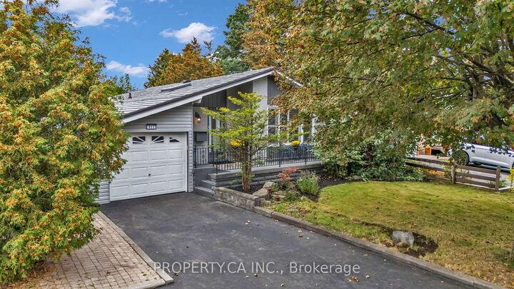Property Photo: 833 Krosno Boulevard ON L1W 1H1