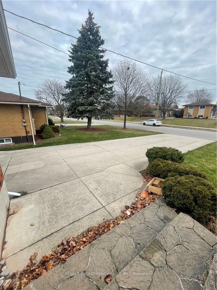 Property Photo:  23 Woodsview Avenue W  ON L3M 3S7 