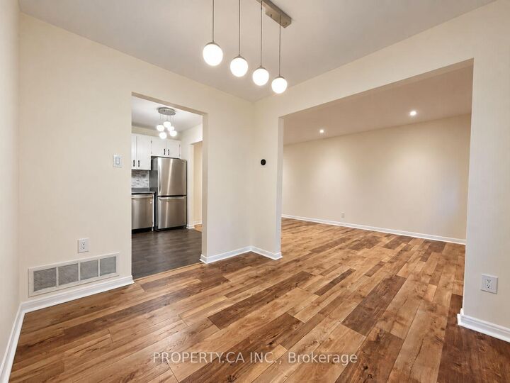 Property Photo:  64 Chaucer Crescent  ON L4N 4T7 