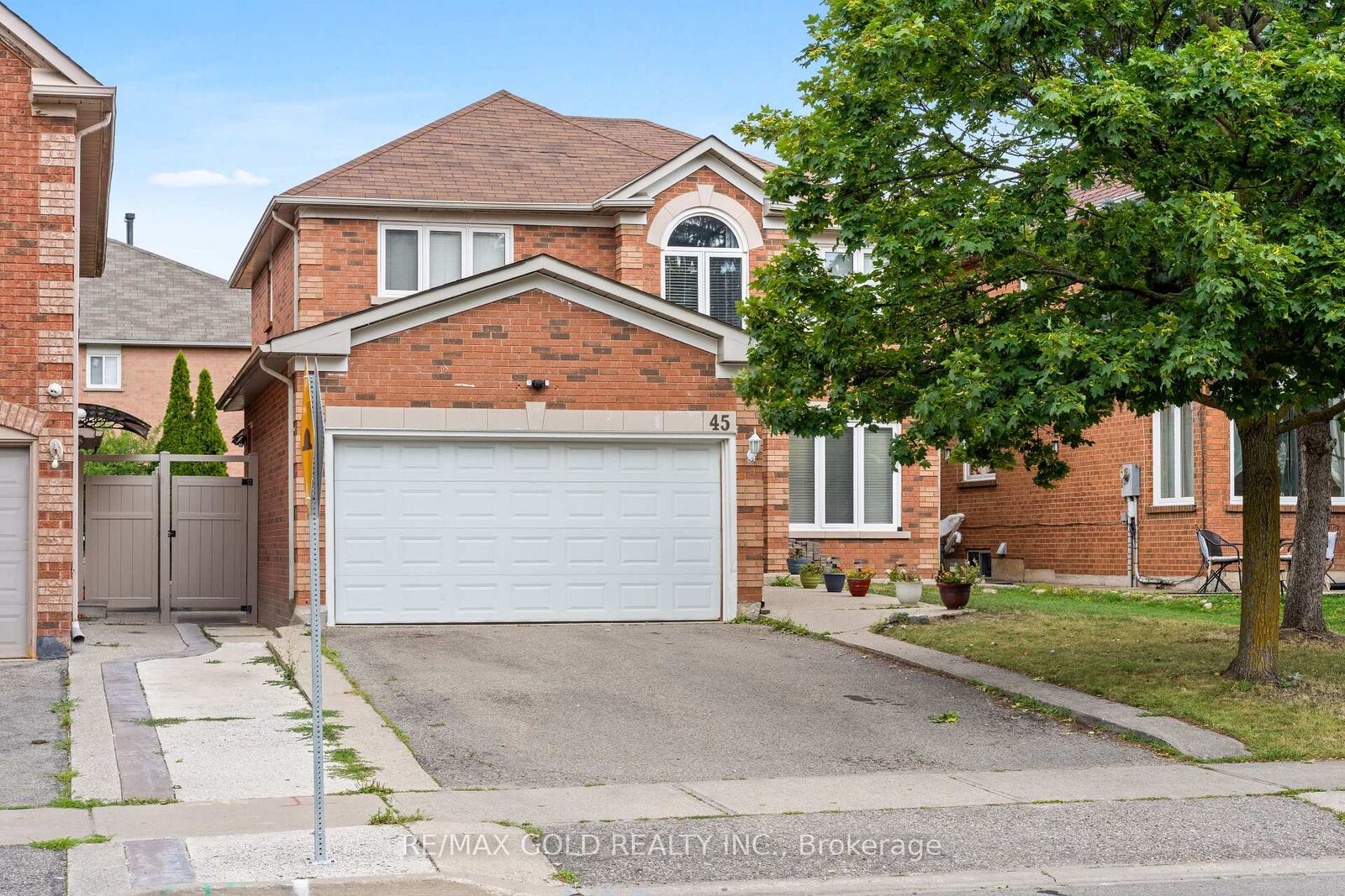 Property Photo: 45 Eagleridge Drive ON L6R 1G1