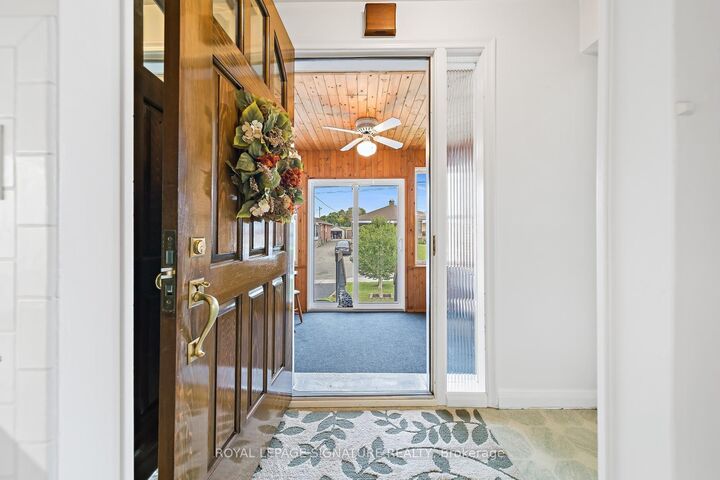 Photo de la propriété: 29 Heavitree Drive ON M3L 1K5