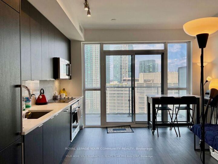 Property Photo:  38 Iannuzzi Street 2003  ON M5V 0S2 