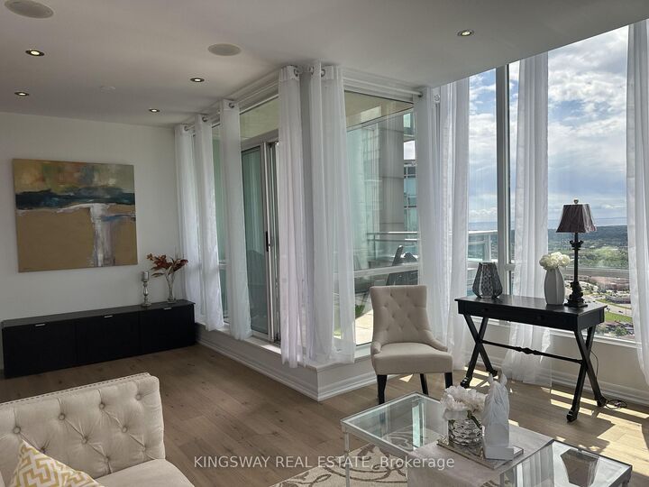 Property Photo:  220 Burnhamthorpe Road W 3404  ON L5B 4N4 