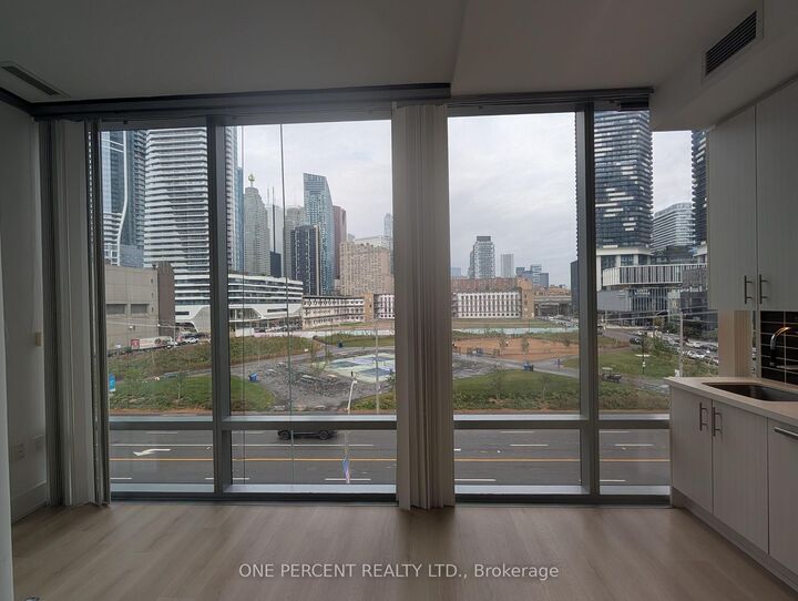 Property Photo:  39 Queens Quay E 441  ON M5E 0A5 