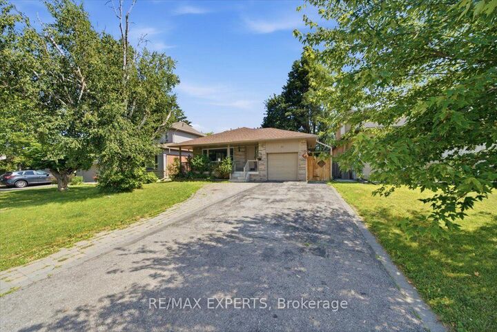 Property Photo:  51 Clifton Avenue Lower  ON M3H 4K9 