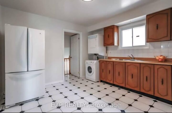 Property Photo:  26 Greenleaf Terrace Main  ON M1B 4J4 