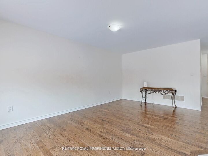 Property Photo:  103 Westfield Drive  ON L1P 0E9 